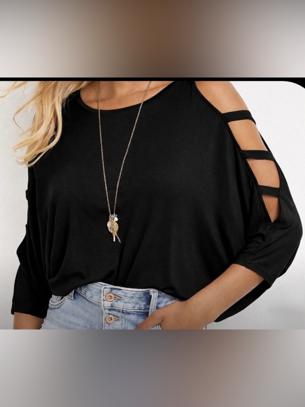 edgely Cut Out Cold Shoulder Tee Size XS Black Sexy Lightweight EC